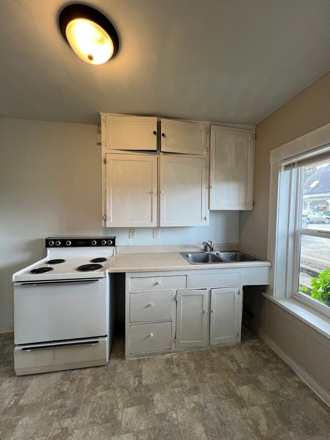 Building Photo - 93754