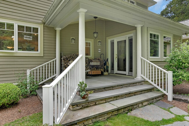 Building Photo - 237 Long Pond Rd