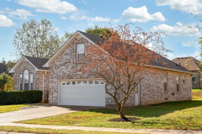 Building Photo - 637 Community Ct