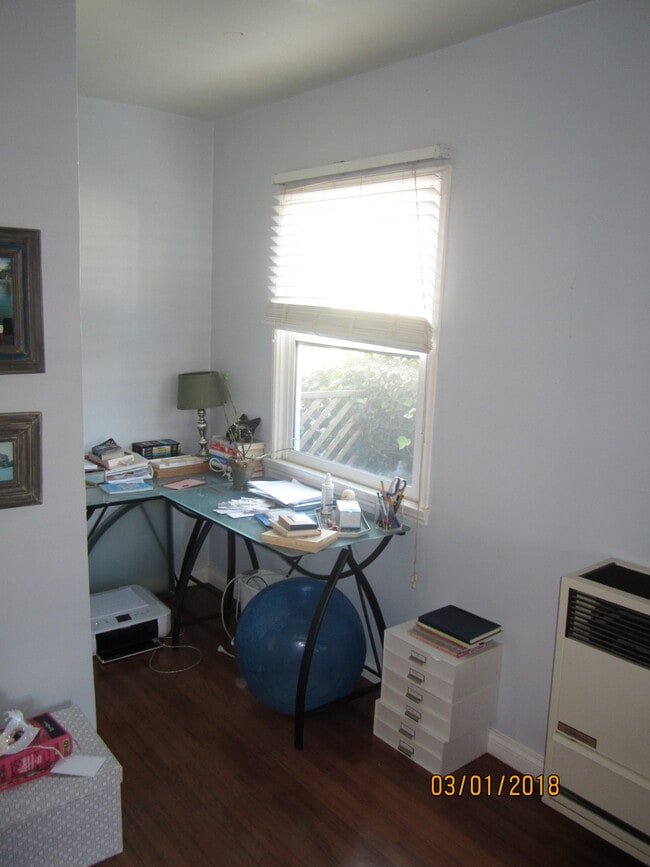 OFFICE NOOK - 12447 Walsh Ave