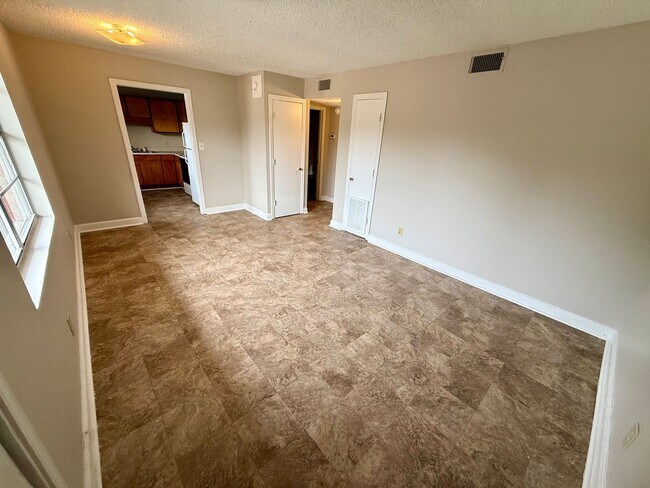 Foto del edificio - Downtown Location!