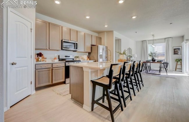 Building Photo - 10499 Rolling Peaks Dr