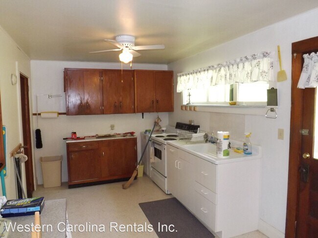 Foto del edificio - 3 br, 1 bath House - 450 South Painter Road