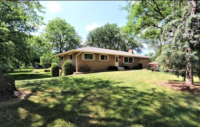Building Photo - 16600 Whitewood Ave