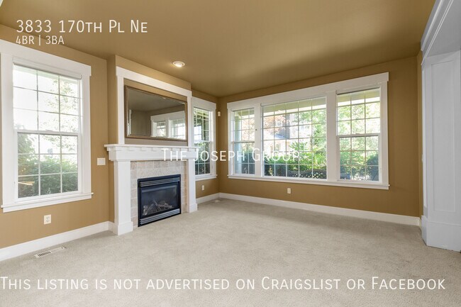 Building Photo - Sun-filled 4 bed/2.5 bath in Bellevue!