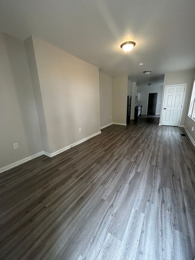 Foto del edificio - 121-123 Hayden Ave