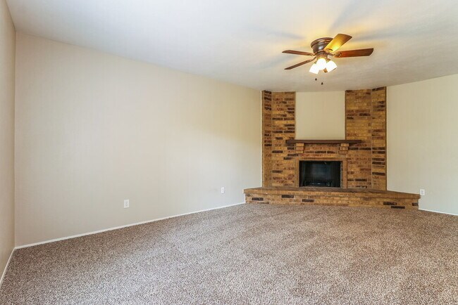 Building Photo - 3805 Bee Tree Ln