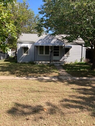 Building Photo - 1714 S Waco Ave