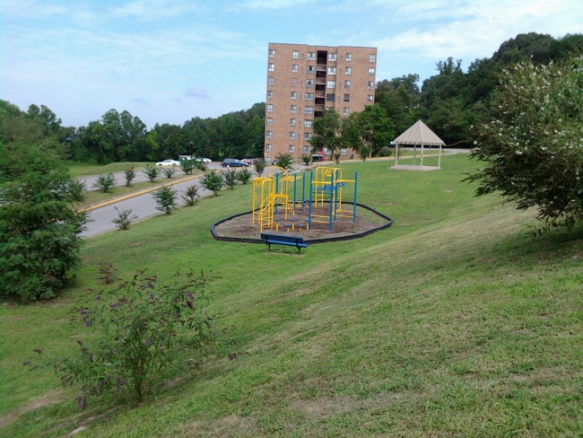 Building Photo - Vista View Apartments