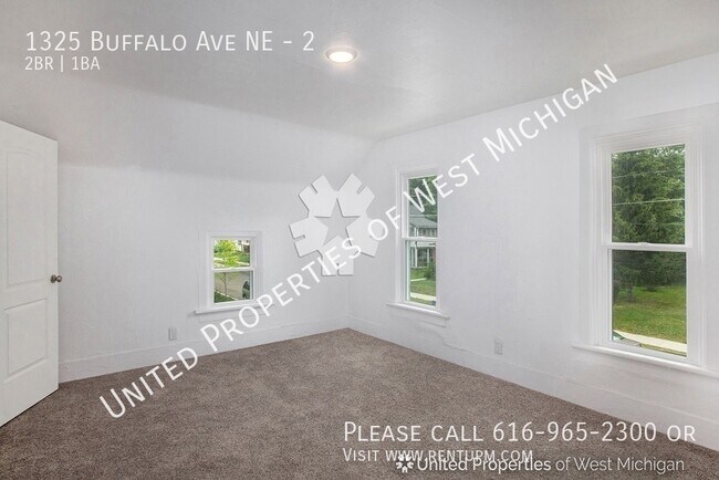 Foto del edificio - Available Now | 2 Bedroom 1 Bath Apartment...