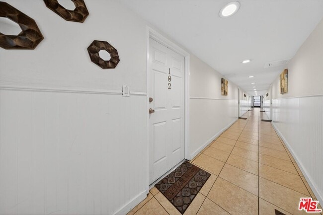 Building Photo - 11063 Cumpston St