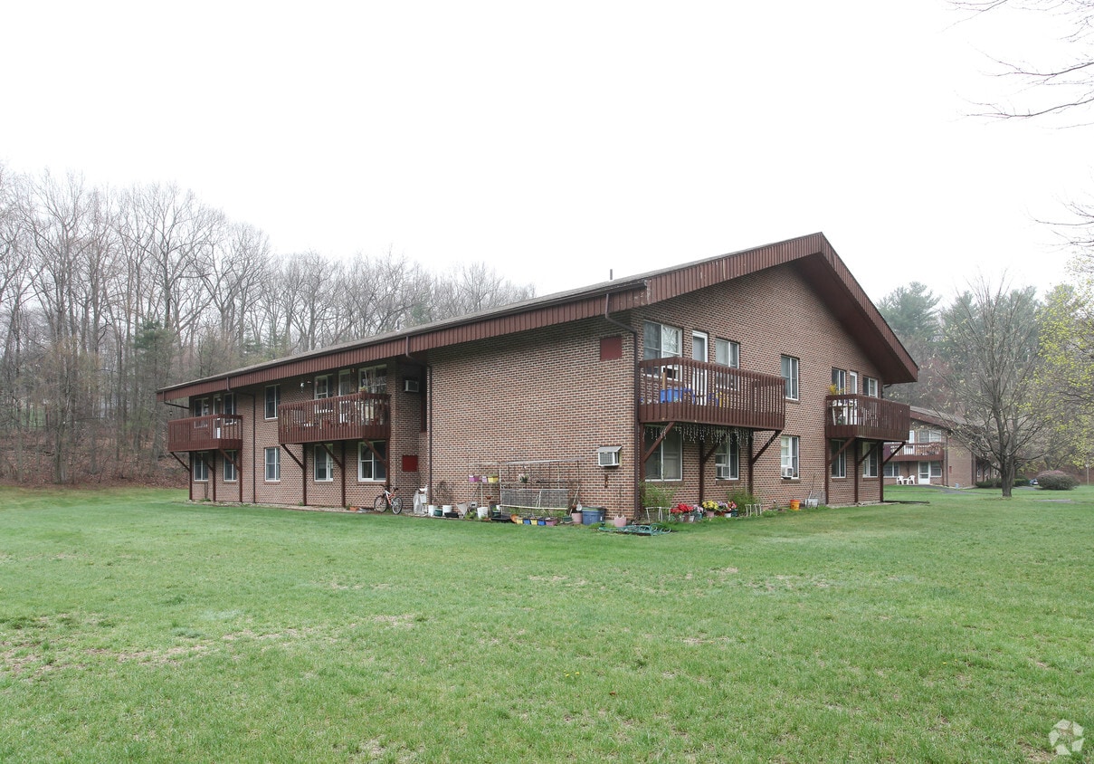 Forest Court 1 Bari Ln Unionville CT 06085 Apartments com Forest Court 1 Bari Ln Unionville CT 06085 Apartments com