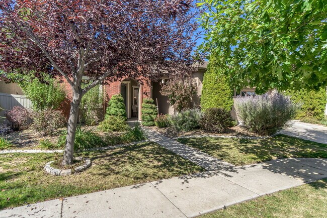 Building Photo - 10577 Eagle Falls Way