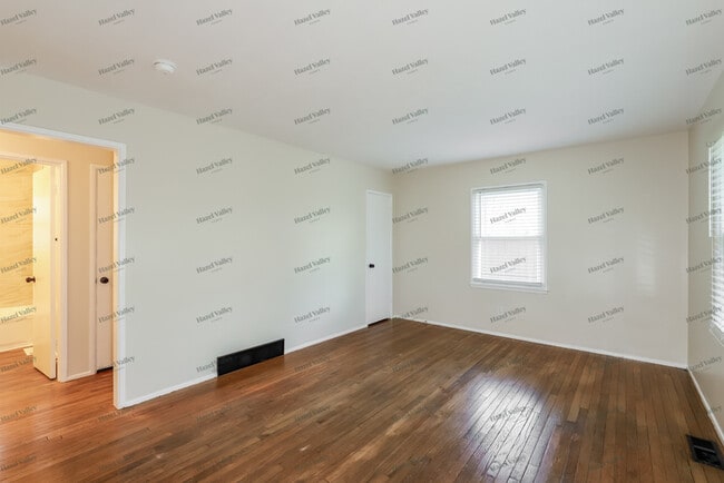 Building Photo - 4632 E 43 Terrace