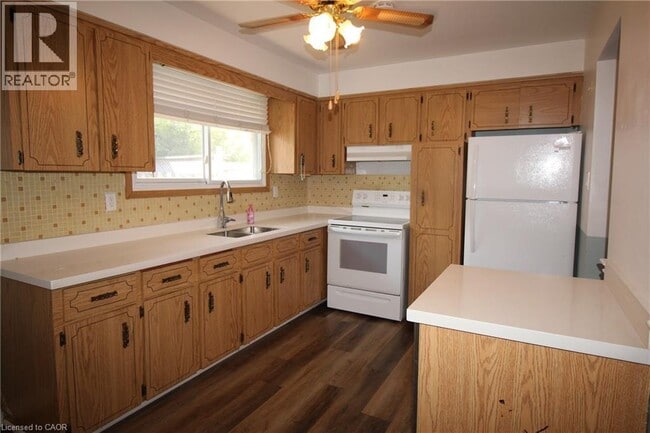 Building Photo - 4 Purnell Dr