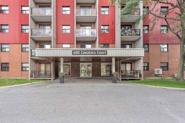 Photo du bâtiment - Lasalle I & II Apartments