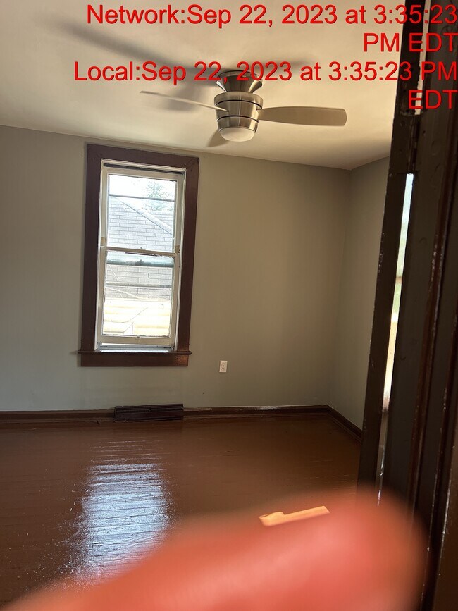 Building Photo - 642 Monroe St