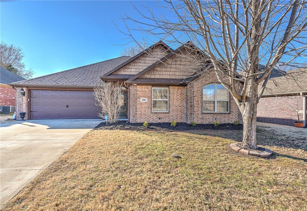 Foto principal - 103 NE Chicory Ln