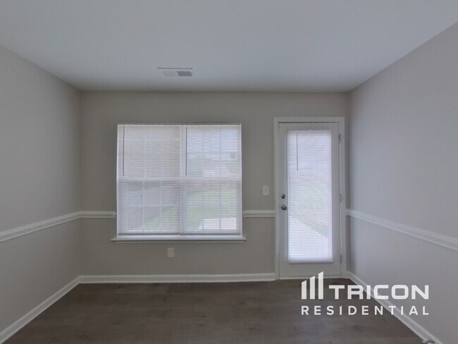 Foto del edificio - 1392 Zered Pl NW