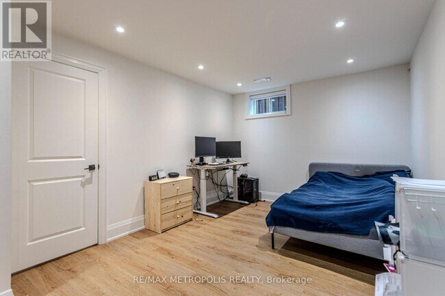 Photo du bâtiment - 79A Laburnham Ave