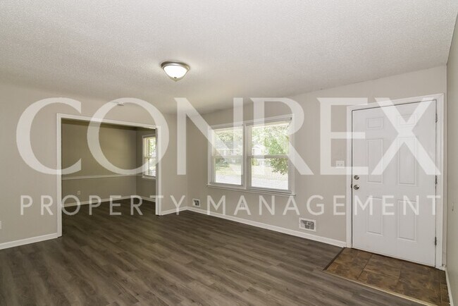 Building Photo - Wonderful Brick Raised Ranch in Sycamore H...