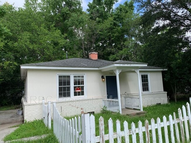 Photo - 711 Locust St House