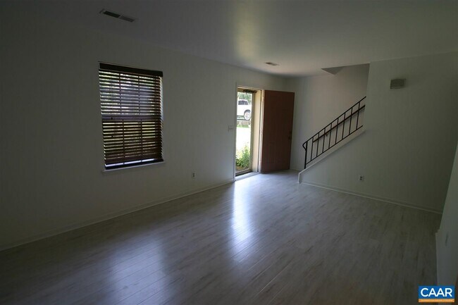 Building Photo - 106 Pepper Pl