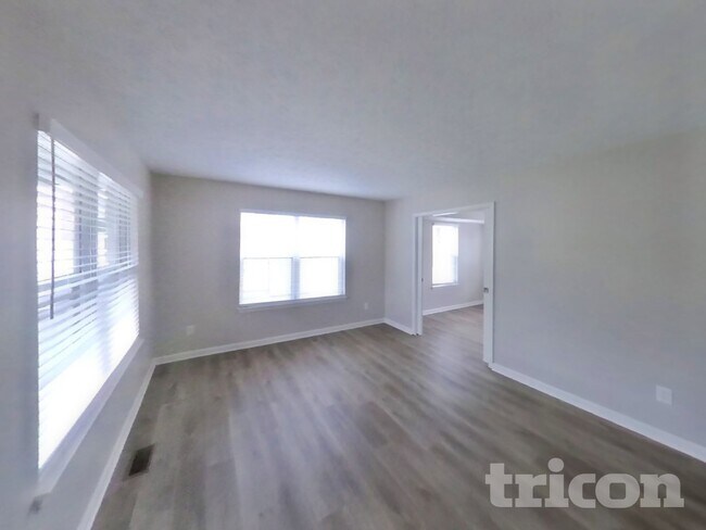 Foto del edificio - 8259 Ehlerbrook Rd