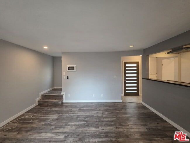 Building Photo - 210 S Lucia Ave