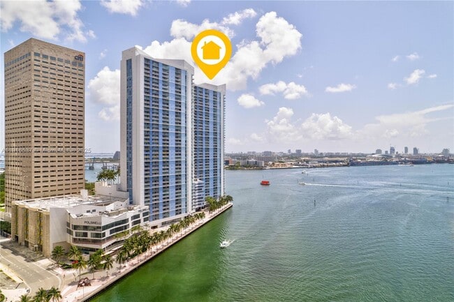 Foto del edificio - 335 S Biscayne Blvd