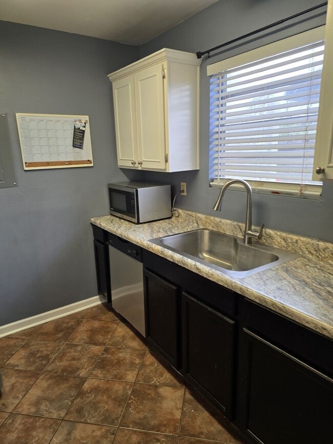 Building Photo - 201 High Meadows Blvd