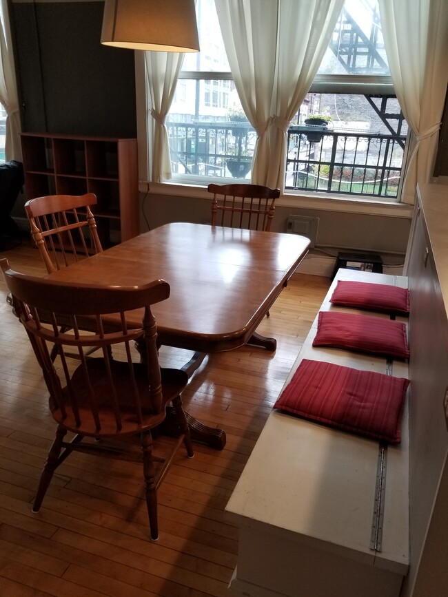 Foto del edificio - 203 E 7th St