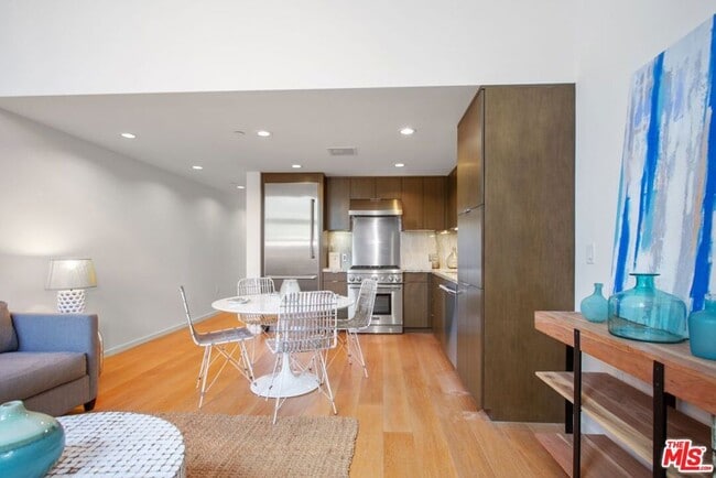 Building Photo - 1705 Ocean Ave