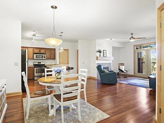 Foto del edificio - 8253 Mayo Dr