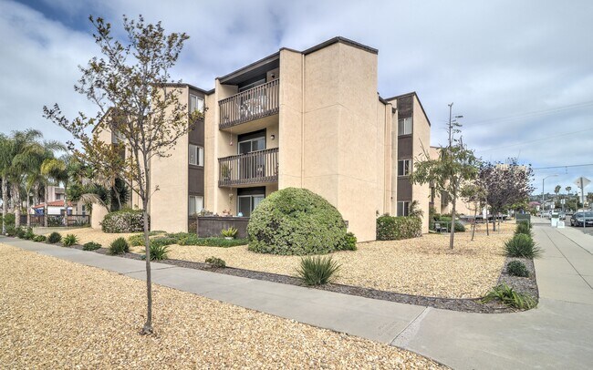 Foto del edificio - 4820 Cass St