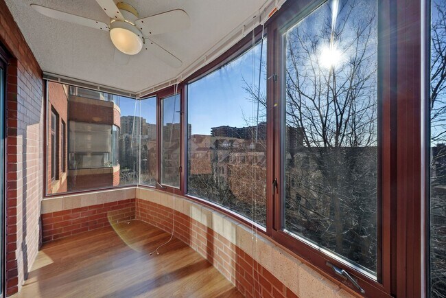 Building Photo - 2400 Clarendon Blvd