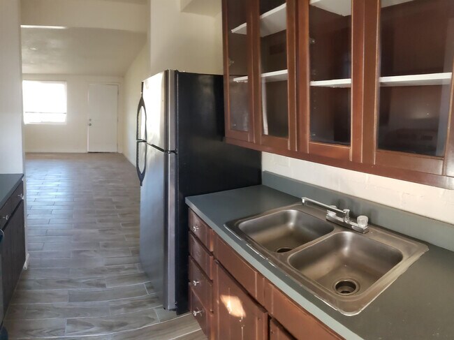 Foto del edificio - 925 W Cheryl Dr