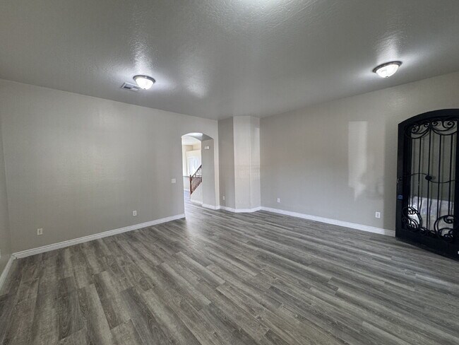 Foto del edificio - 821 W Saguaro Ln