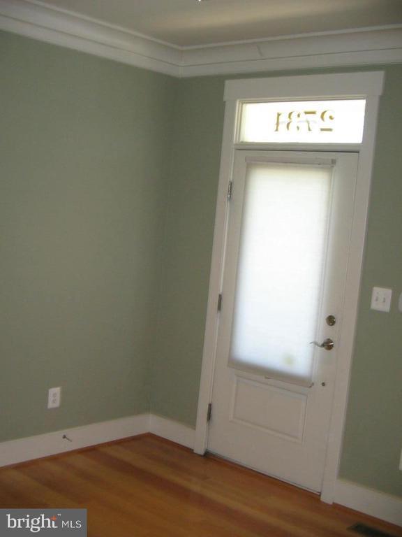 Foto del edificio - 2731 Linden Ln