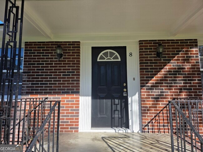 Foto del edificio - 8 Ronnie Ave