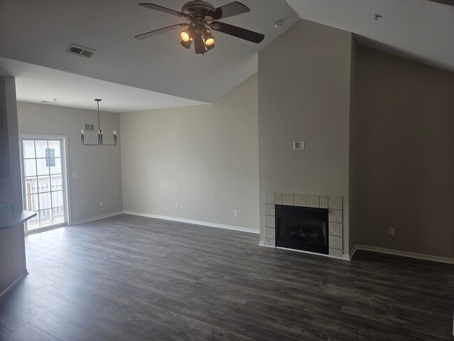 Building Photo - 3211 Addington Dr
