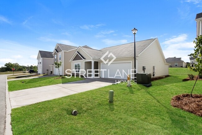 Building Photo - REDUCED! - Now offering 1-month free off f...