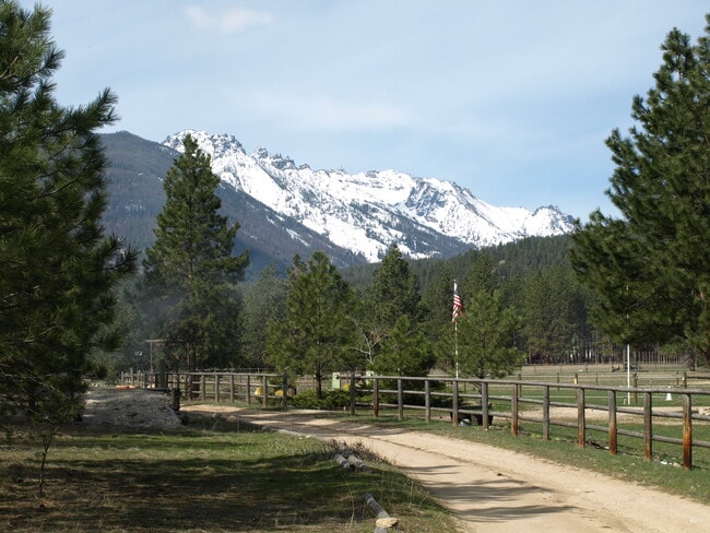 Building Photo - 1834 Mountain Meadow Ln