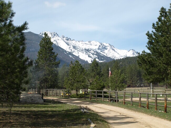 Foto del edificio - 1834 Mountain Meadow Ln