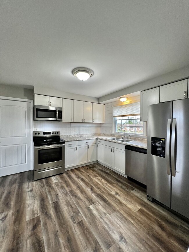 Foto del edificio - 105 Ambrose Dr