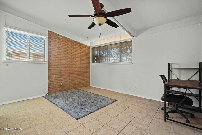 Foto del edificio - 5505 Martin Ln