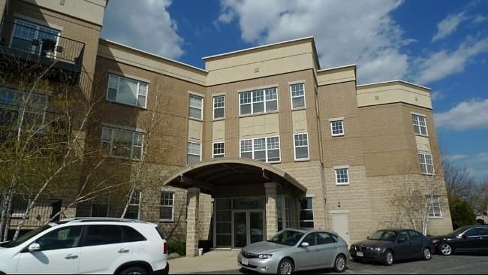 Foto principal - 10900 W Bluemound Rd