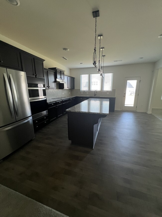 Foto del edificio - 1621 Running Deer Dr