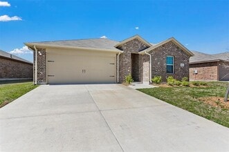 Building Photo - 3234 Hawkins Dr