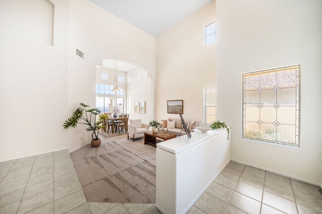 Building Photo - 4 Bedroom View Home in Emerald Heights | 3-Car Garage | Guard Gated Community